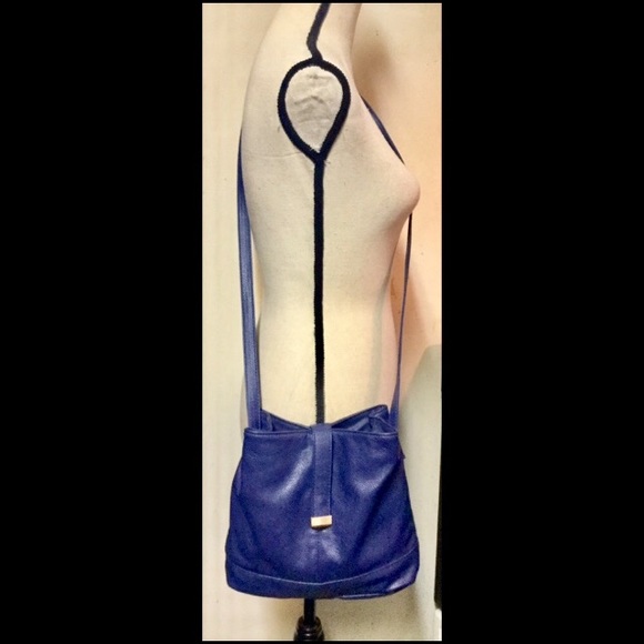 Blue Faux Leather Purse/Bag, Long Strap,Gold Clasp - Picture 4 of 6